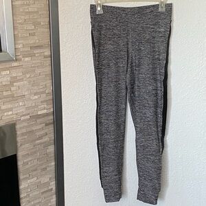 AURIQUE SPORTS LEGGINGS SIZE MEDIUM